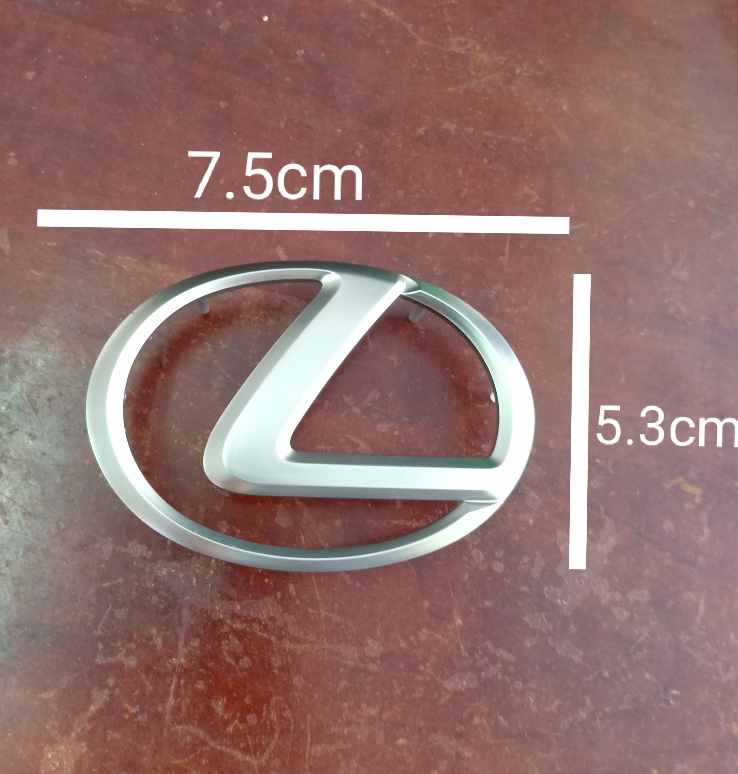 Logo mạ crom gắn vô lăng cho xe toyota lexus