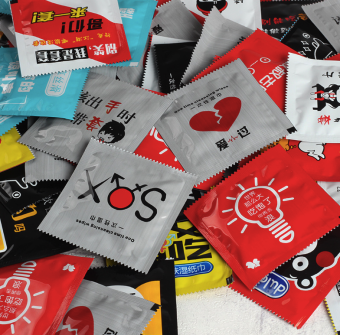 (Combo 10) Khăn Giấy Nén Hình Bao Cao Su Du Lịch B079