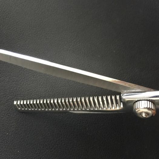 KÉO TỈA TÓC CAO CẤP, thiết kế gọn gàng dễ thao tác cho người thuận tay phải- sang trọng và sắc bén