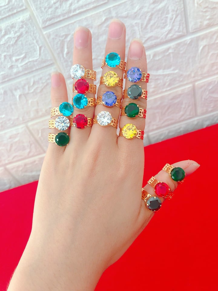 Nhẫn kim tiền