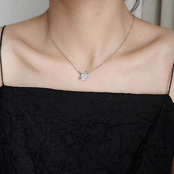 Dây chuyền mèo mặt pha lê