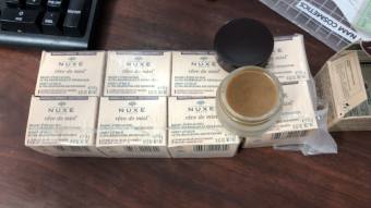 Son dưỡng môi NUXE REVE DE MIEL LIP BALM dạng hủ 15G (Hũ nắp màu đen)