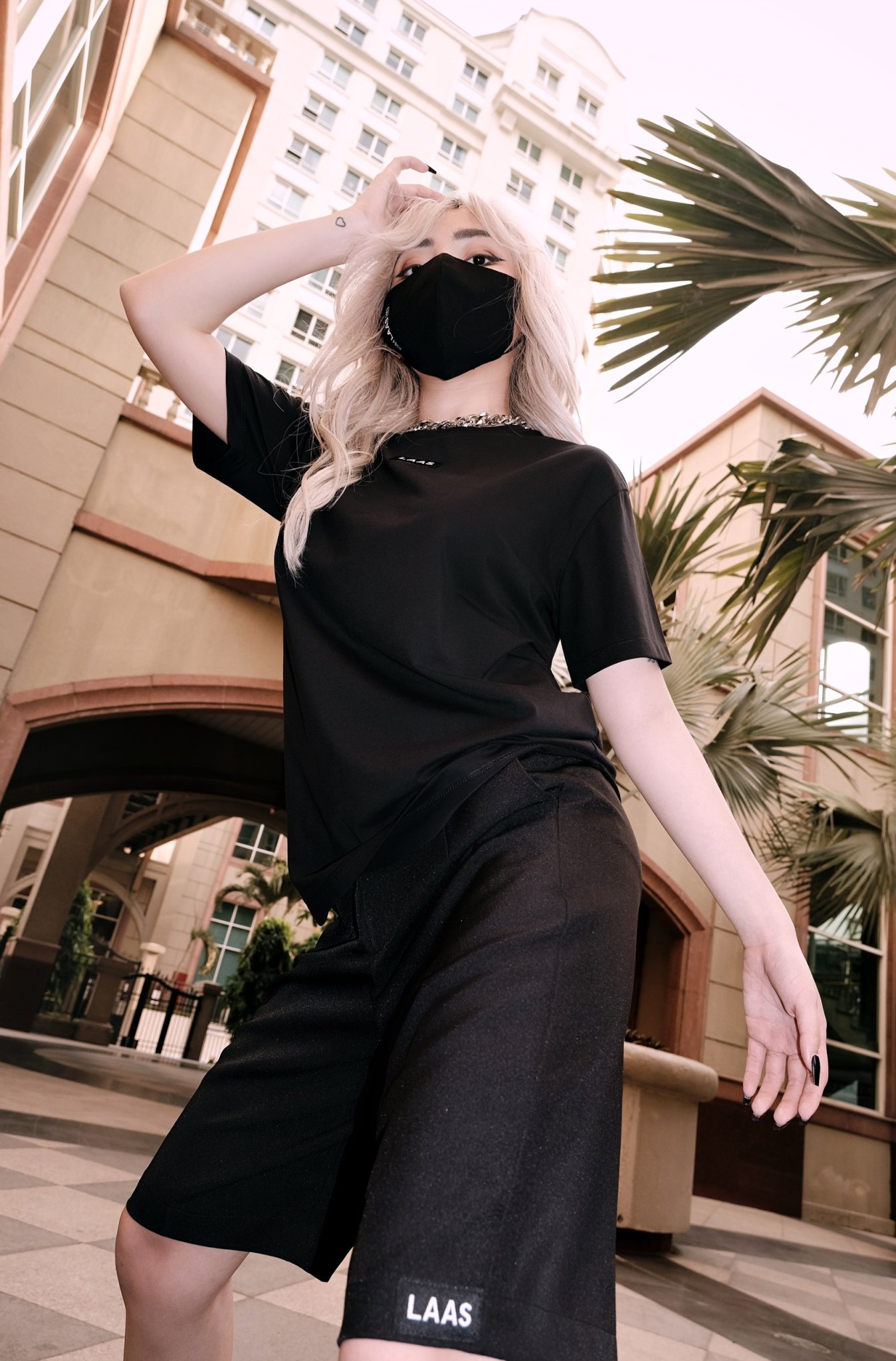 Quần short logo fabric đen
