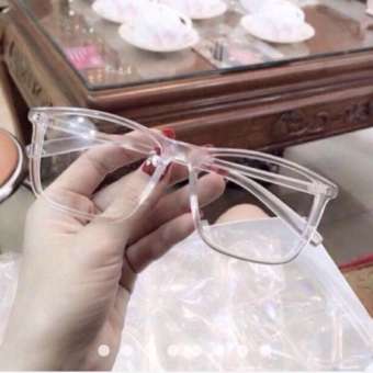 Mắt kính gọng nhựa trong suốt kiểu dáng đẹp tôn nét