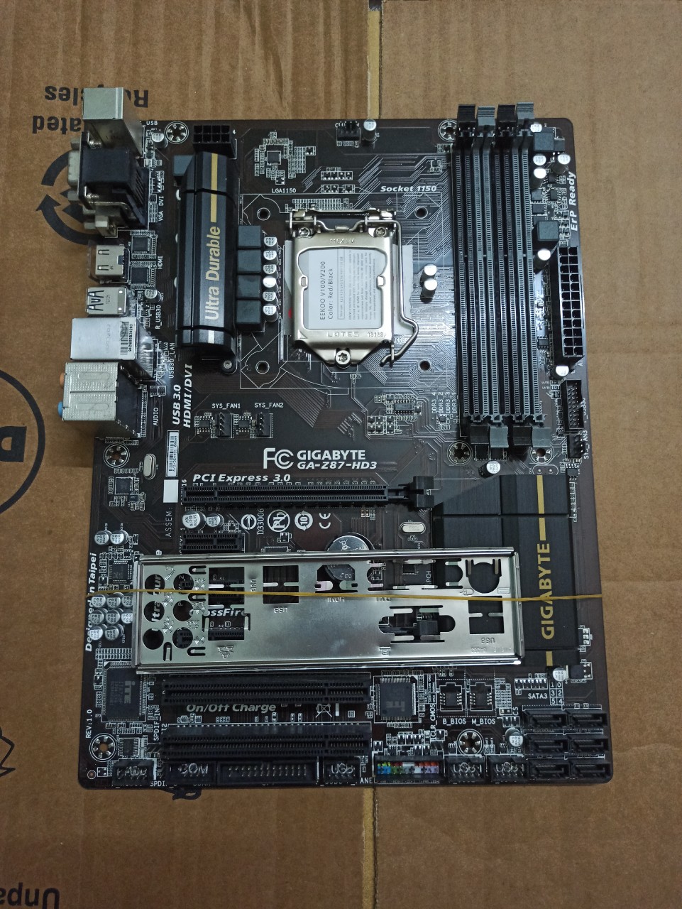Main Gigabyte Z87-D3HP sáng bóng như mới