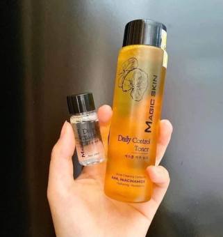 Toner nước cân bằng cấp ẩm dưỡng da Magic Skin Daily Control Toner 200ml