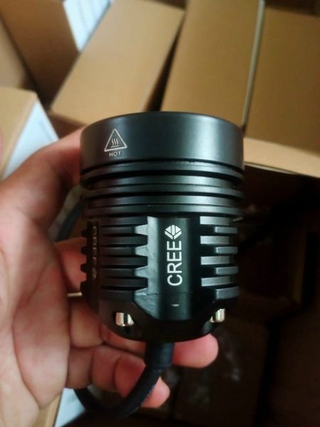 Đèn trợ sáng L4x gắn xe máy.