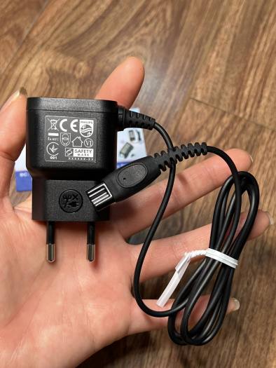 Dây sạc máy cạo râu Philips AquaTouch S5070