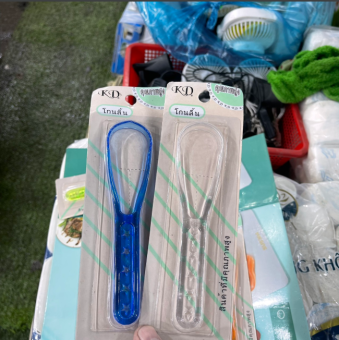 Dụng cụ vệ sinh lưỡi hàng Thái an toàn tiện dụng (Giao màu ngẫu nhiên)