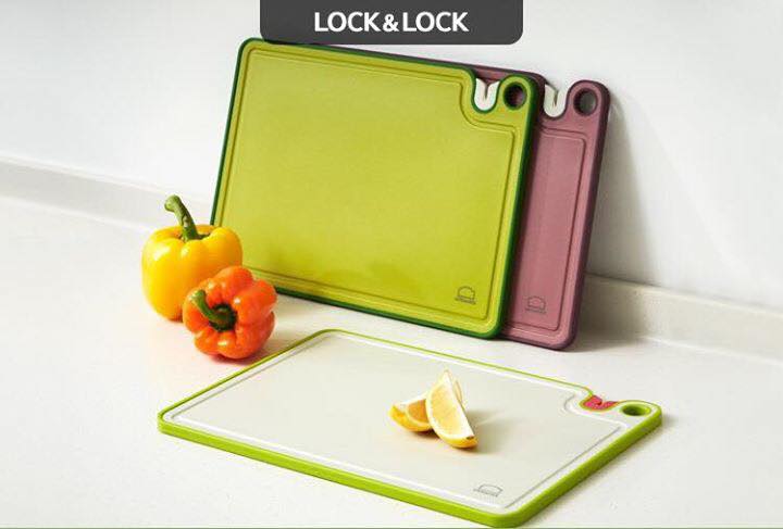 Thớt kháng khuẩn kèm mài dao locknlock csc401