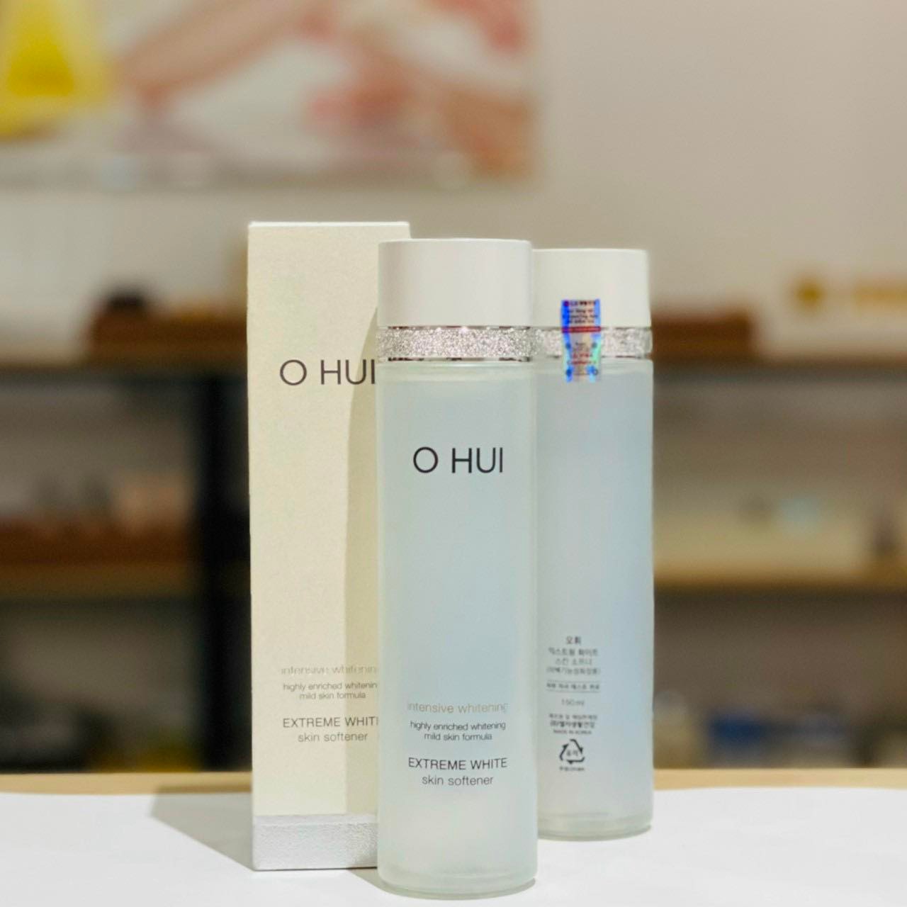 [HCM]Nước hoa hồng dưỡng trắng Ohui Extreme white Softener