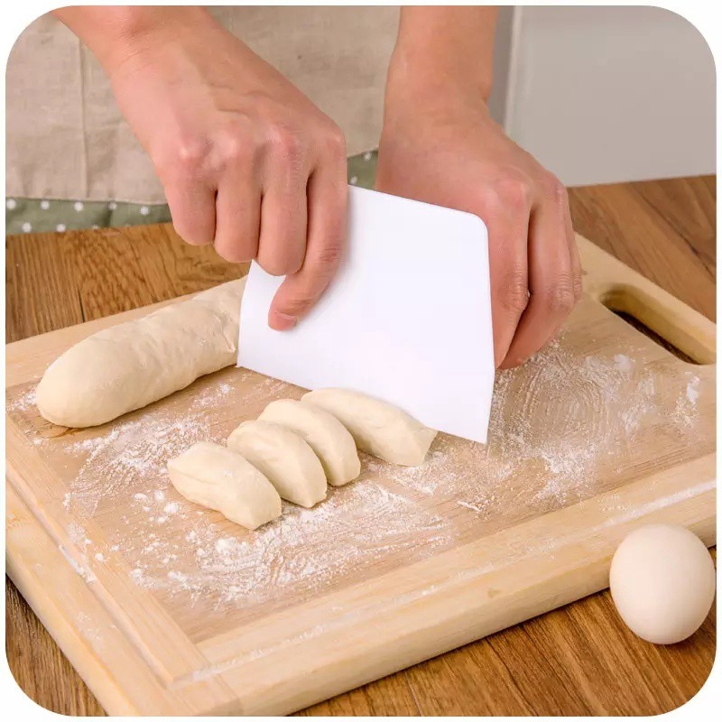 Dao cắt bột bằng nhựa