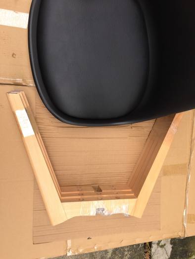 Ghế Eames có đệm, chân gỗ, hàng nhập khẩu TKC-114-TP.HCM