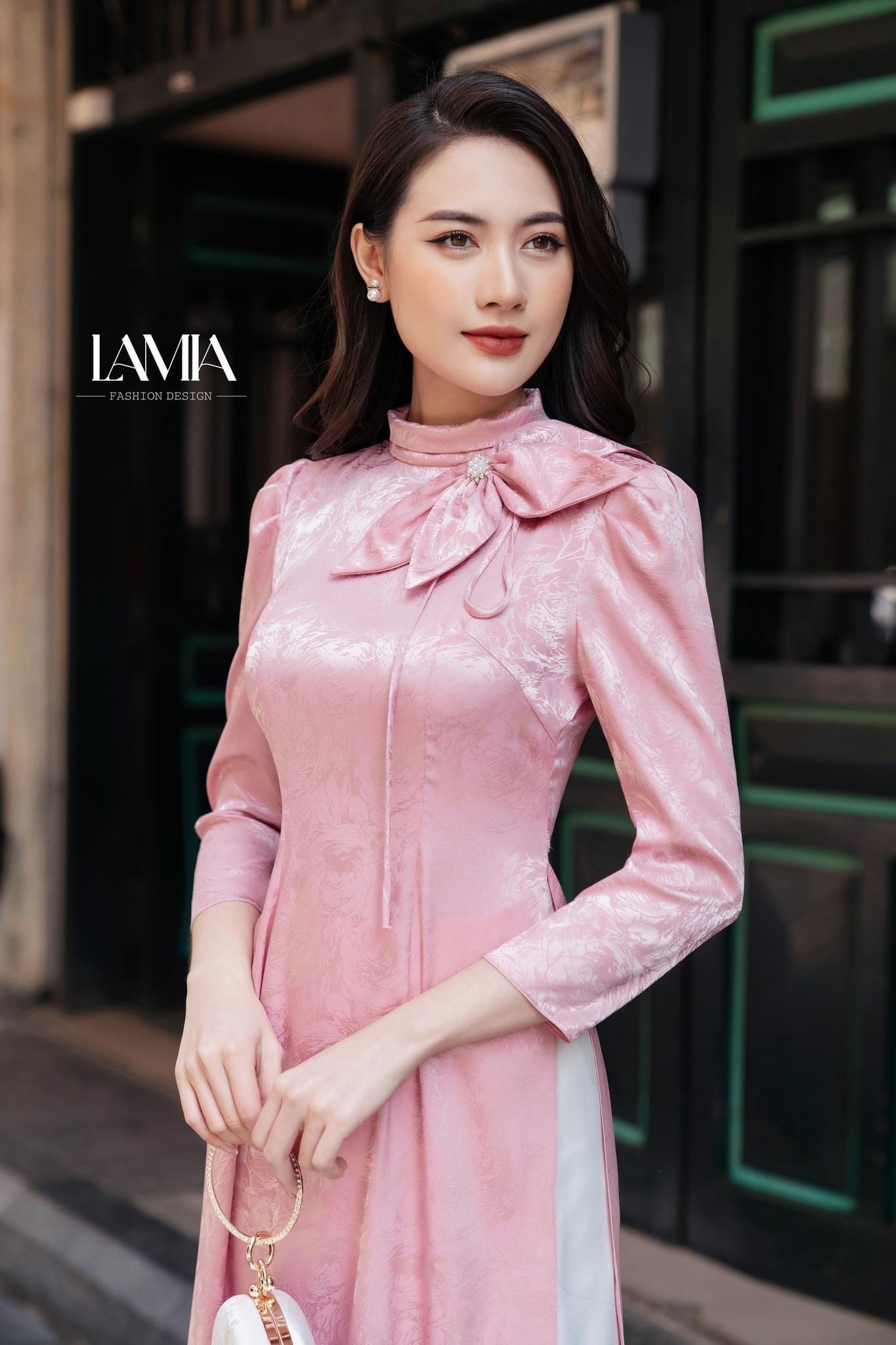 Vải may áo dài màu hồng nhạt, chất vải lụa hải đường