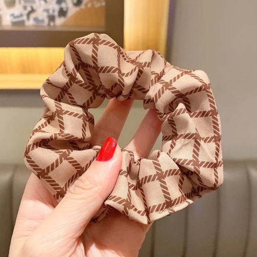 Dây buộc tóc scrunchies vải hàn quốc họa tiết dễ thương, dây chun cột tóc màu nâu, be, trắng LABIZI BT06