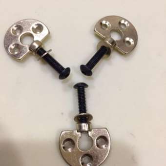 Khoá tay cầm máy xăm