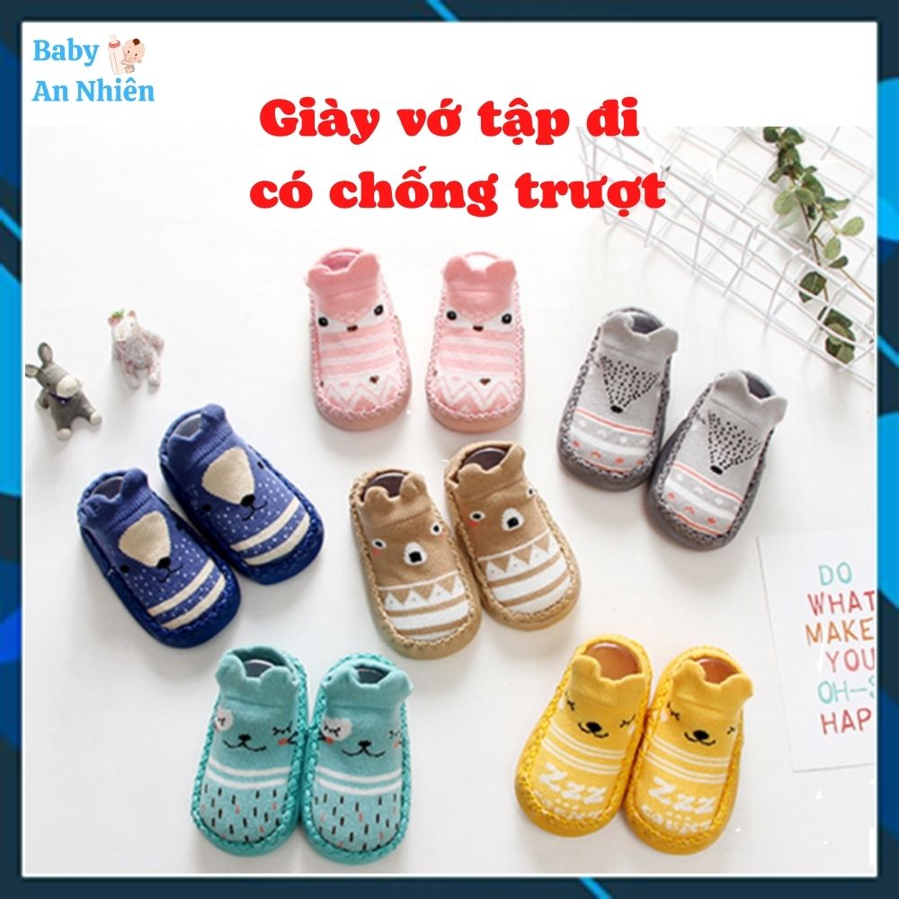 Giày vớ tập đi cho bé trai và bé gái từ 3 tháng đến 1,5 tuổi có kích thước chân từ 10-12cm. Giày vớ 2in1 có chống trượt với các hạt nhựa bám nền