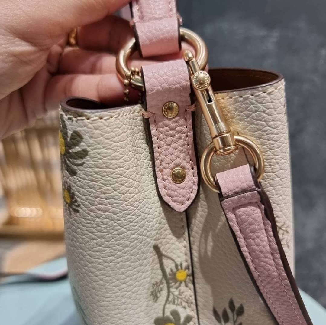 Coach small town bucket bag with dandelion print review 💕 