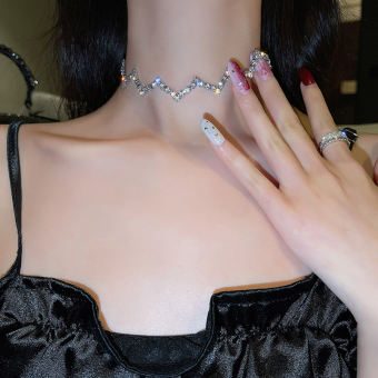 Vòng cổ Bell Mew chocker đính đá lấp lánh ziczac sang trọng VC40