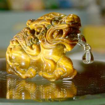 Mặt dây chuyền đá mắt hổ Tỳ Hưu hai mặt-Tặng dây chuyên inox