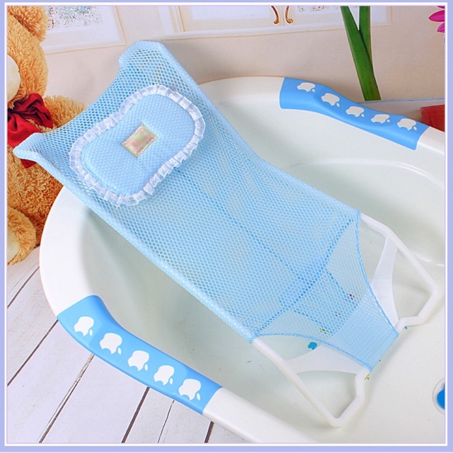 Ghế Lưới tắm an toàn cho bé sơ sinh.