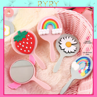 Gương Trang Điểm Mini Cầm Tay Bỏ Túi Dáng Tròn Có Cán Cầm Tiện Dụng Hoạ Tiết Hoạt Hình Siêu Đáng Yêu