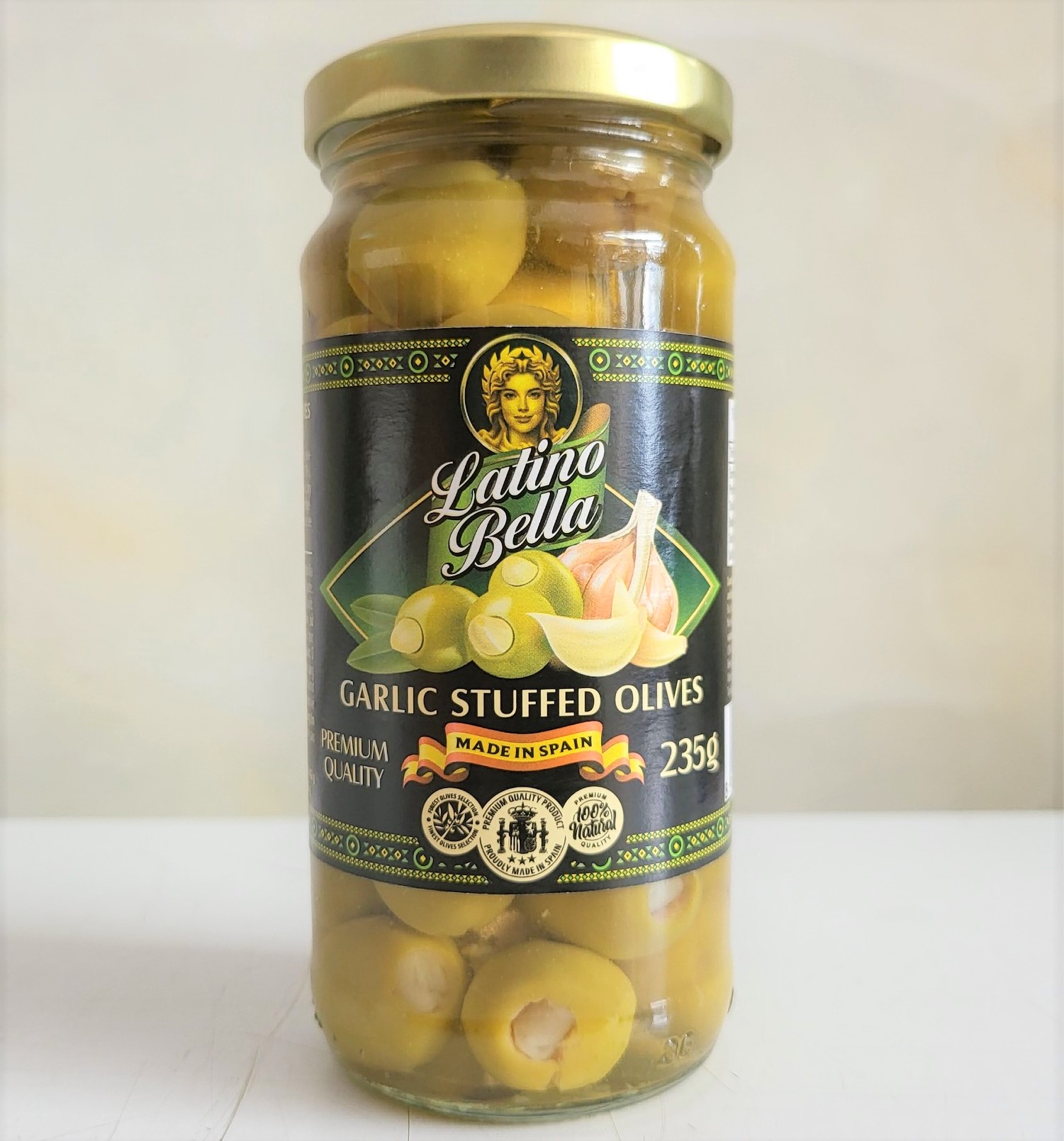 Trái ô liu xanh latino bella garlic stuffed manzanilla olives