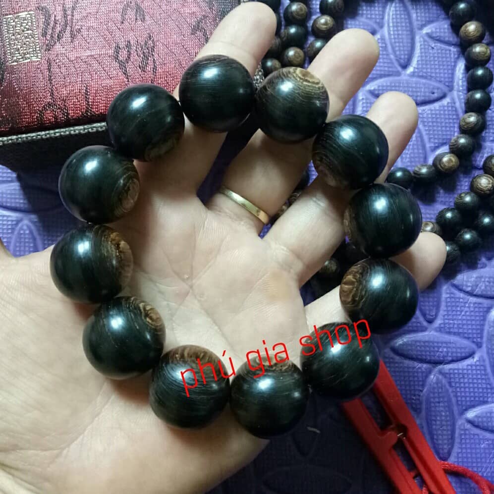 (GIÁ XƯỞNG) VÒNG TAY GỖ TRẦM HƯƠNG SÁNH CHÌM 20 LY(12 Hạt)TỰ NHIÊN+BẢO HÀNH MÙI THƠM VĨNH VIỄN