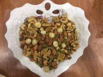 Hạt hỗn hợp mix 6 loại hạt 200g (óc chó, macca, hạnh nhân, bí, điều , hướng dương)