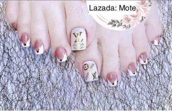 Móng Chân úp nail thiết kế LV vàng - tặng keo và dũa