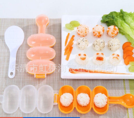 Dụng cụ lắc cơm cho bé yêu