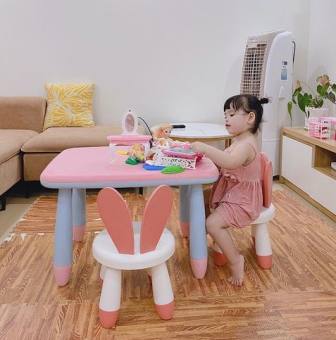 Bộ bàn 2 ghế tai thỏ, bàn ghế trẻ em mẫu giáo nhựa ABS cao cấp phù hợp trẻ em 2 đến 8 tuổi
