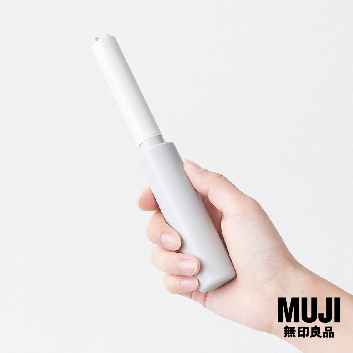 มูจิ ลูกกลิ้งดักฝุ่นแบบพกพา - MUJI Portable Lint Roller ราคา 165 บาท*ส่งฟรี