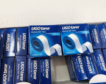 BĂNG DÍNH CUỘN VẢI LỤA Y TẾ UGOTANA 1,25CM X 5M