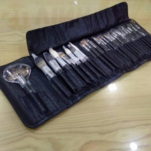Bộ Cọ Clio 28 Cây Lông Chồn Số 03 ( Bộ Cọ Trang Điểm/ Makeup Chuyên Nghiệp)