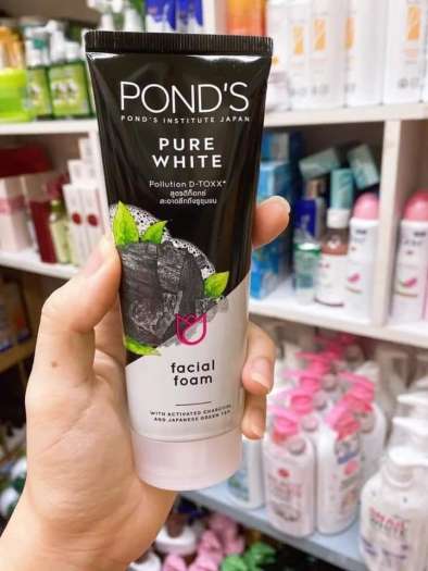 Sữa rửa mặt trắng da từ than hoạt tính Pond's Pure White 100g