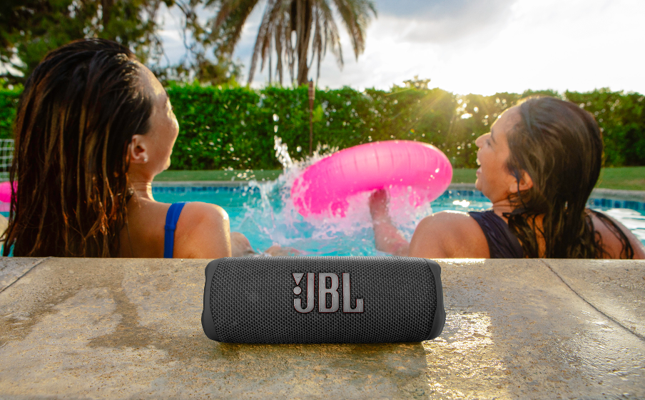 JBL_Flip_6_Lifestyle_02_904x560px