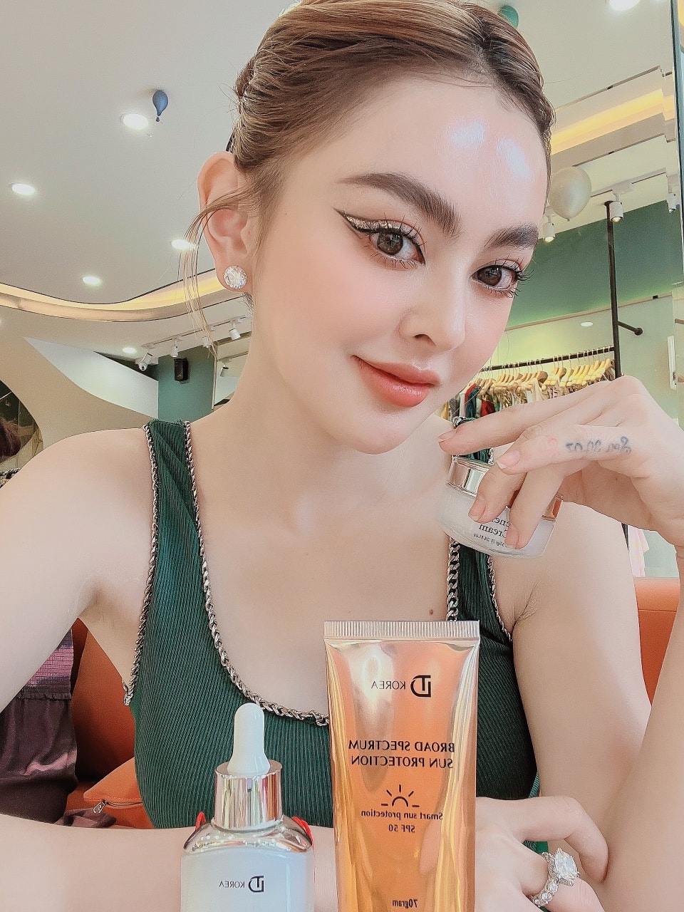 BỘ 3 DƯỠNG DA TRANG NEMO GỒM SERUM + KEM FACE + KEM CHỐNG NẮNG