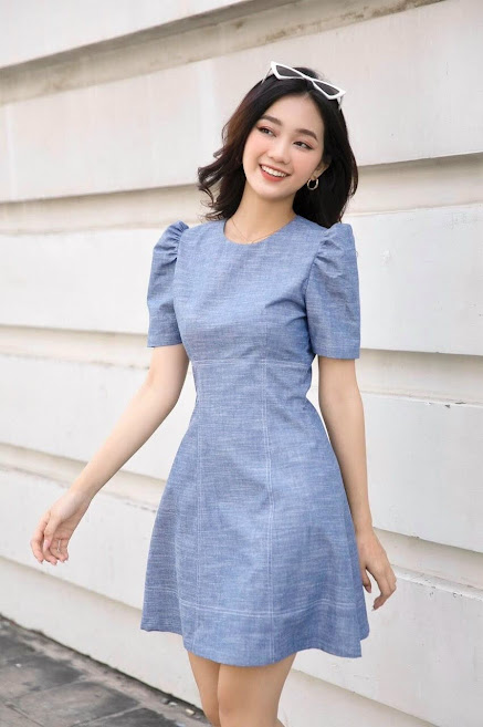 Đầm xanh cổ tròn phối tay ngắn xếp li