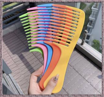 1 Lược Chải Tóc, Gỡ Rối và Massage Da Đầu Tiện Dụng - Lược - Bàn Chải Tóc PKHN0575 (Ngẫu Nhiên)