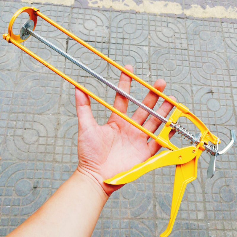 Súng bắn keo silicone