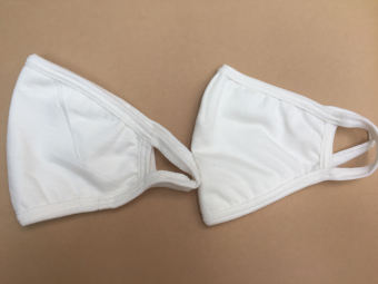 Set 2 cái khẩu trang vải  3 lớp