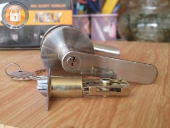 KHÓA TRÒN GẠT JEELY