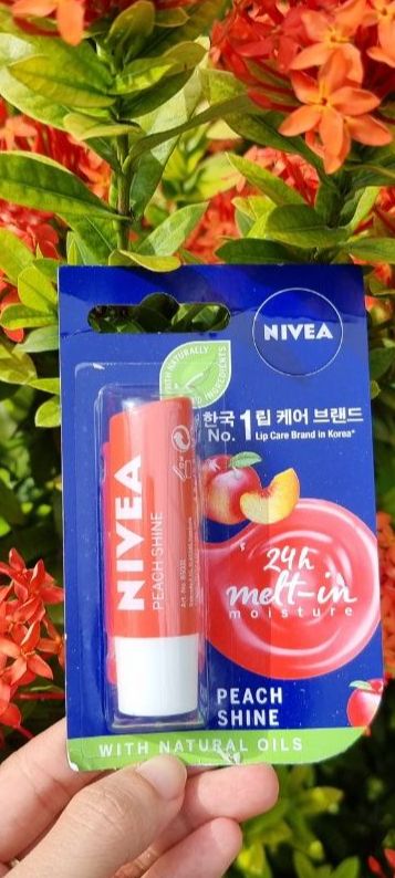 Son dưỡng môi nivea
