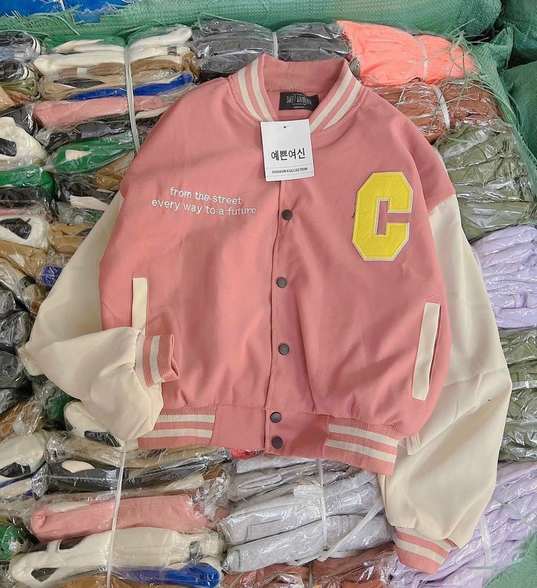Áo khoác bomber nữ chất da lộn 2 lớp  thêu chữ C phối nút bấm siêu hàn siêu hot trend BEBONGSTORE
