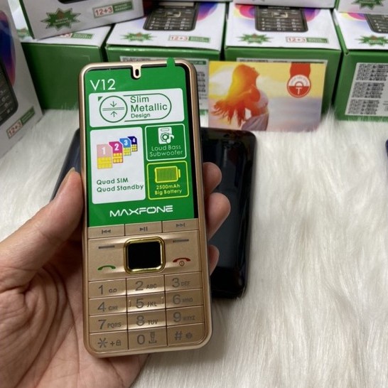 Điện thoại 4 sim maxfone v12
