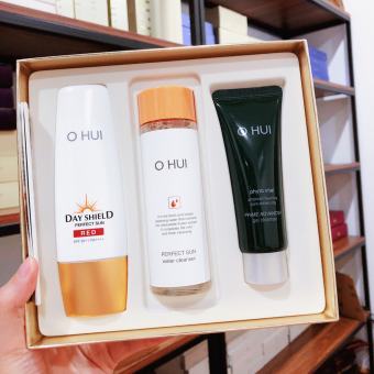 Sét chống nắng dành mọi loại da đặc biệt cho da bị sạm đen Ohui Day Shield Perfect Sun Black spf 50+