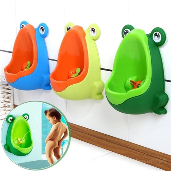 Bô ếch đi tiểu cho bé trai/bô cho bé