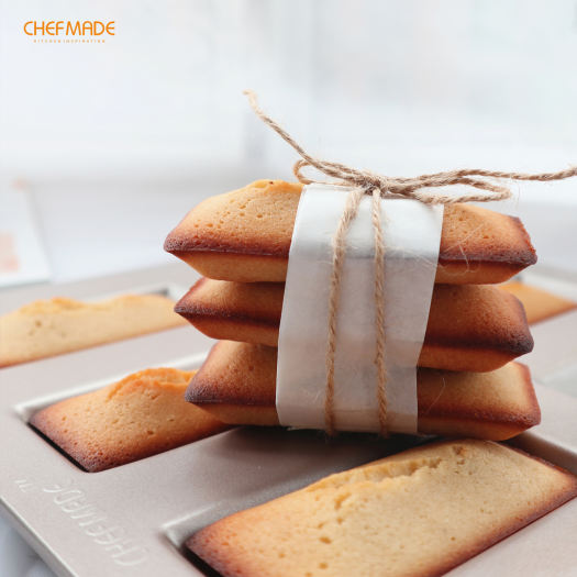 Moist and Decadent Financiers (Easy) - Pretty. Simple. Sweet.