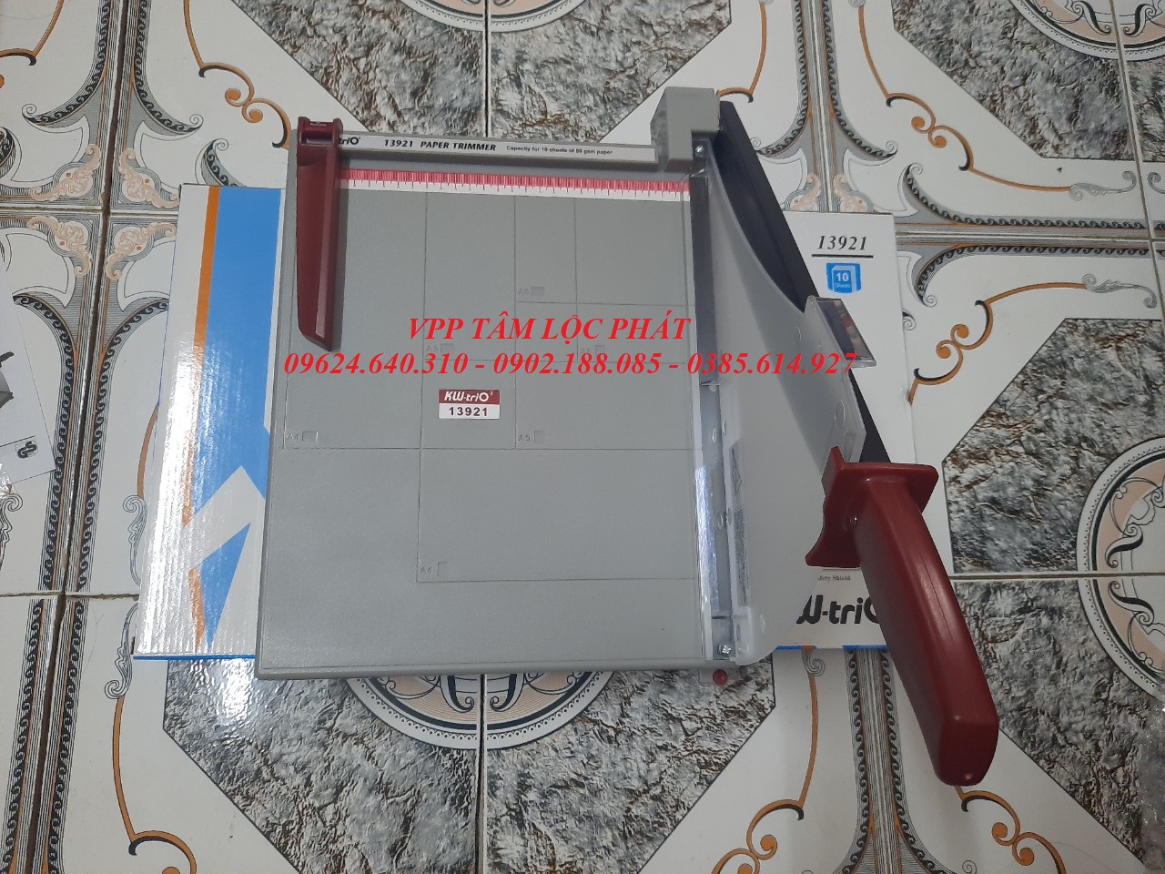 Bàn cắt giấy a4 kw-trio 3921